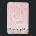 Monogrammed Roos Gouden Glitter Druppelt Roze Bloe iPad Mini Cover<br><div class="desc">Moderne, girly roos gouden glitter druppels naam en monogrammed ipad cover. Dit ontwerp is voorzien van blush roze rose goud glitter sparkle druppels op roze achtergrond. Aan de onderkant blozen roze waterverf roos bloemstuk. Inclusief een aangepaste gepersonaliseerde monogram initiaal en een voornaam tekst sjabloon in de hand geletterde script lettertype....</div>