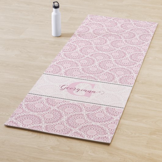 Monogrammed Roze Art Deco Confetti Lace Mandala Yogamat (In situ)