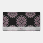Monogrammed Roze Bloemenkransen Polka Dot Mandala Bureaumat (Voorkant)