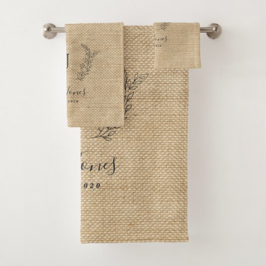 Monogrammed rustige boerenhuisnaam bad handdoek (Insitu)