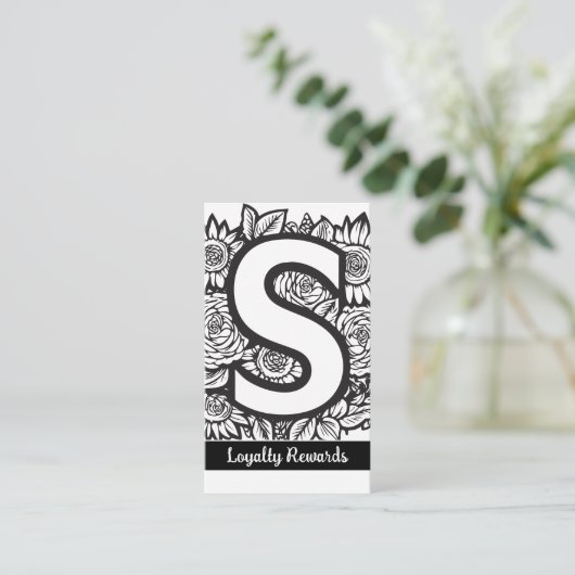 Monogrammed S Floral Zwart-wit Bedrijf Logo Visitekaartje (Staand voorkant)