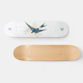 Monogrammed Schuur Swallow Skateboard (Horizontaal)