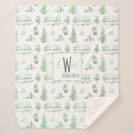 Monogrammed Sherpa Blanket | Groene Camping Bossen Sherpa Deken (Voorkant)