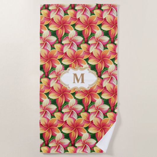 Monogrammed Tropische Roze Bloemen op Forest Green Strandlaken (Voorkant)