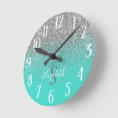 Monogrammed Turquoise en Silver Glitter Ombre Ronde Klok (Hoek)