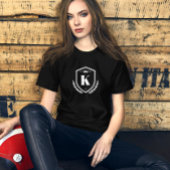 Monogrammed voornaam Initiaal Laurel Wreath Badge T-shirt