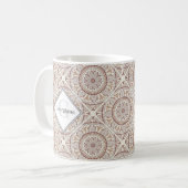 Monogrammed Warme Neutrals Dot Mandala Diamond Teg Koffiemok (Voorkant links)