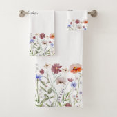 Monogrammed Waterverf Kleurrijke Wildflower Meadow Bad Handdoek (Insitu)