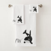 Monogrammed Whale Design Bad Handdoek (Insitu)