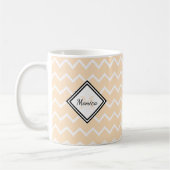 Monogrammed White & Peach Chevron Koffiemok (Links)