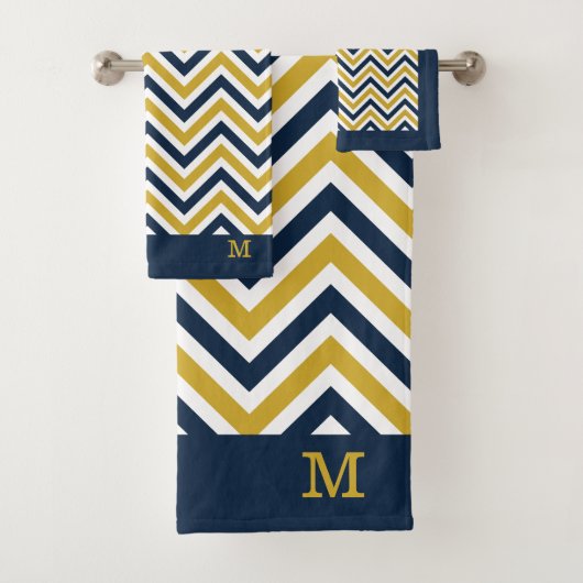 Monogrammed Yellow Blue Chevron Pattern Bad Handdoek (Insitu)