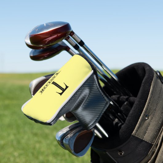 Monogrammed Yellow Putter Golf Head Hoesje Golfheadcover (Insitu)