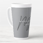 Monogrammed zwart grijs kalligrafie latte mok (Linkerhoek)