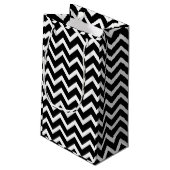 Monogrammed Zwart & Wit Geometrisch Zigzag Chevron Klein Cadeauzakje (Achterkant Gekanteld)