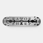 Monogrammed Zwarte & Zilver Razor Sharp Skateboard (Horizontaal)