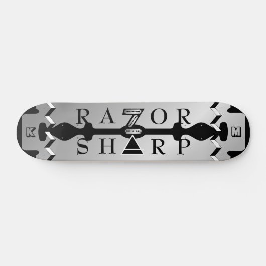 Monogrammed Zwarte & Zilver Razor Sharp Skateboard (Horizontaal)