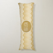 Monogrammen goud en witte zigzag Chevron Lichaamskussen (Voorkant Verticaal)