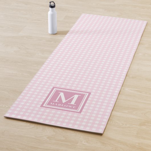 Monogrammen Naam Roze White Gingham Pattern Yogamat (In situ)