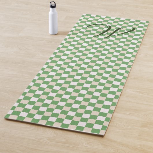 Monogrammen van witte, groene en beige checkboard yogamat (In situ)