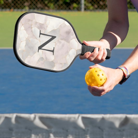 Monogrammering Roze Grijs Wit Gouden Marmer Pickleball Paddle (Insitu)