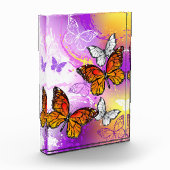 Monovlinder op Paarse Achtergrond Fotoblokken (Links)