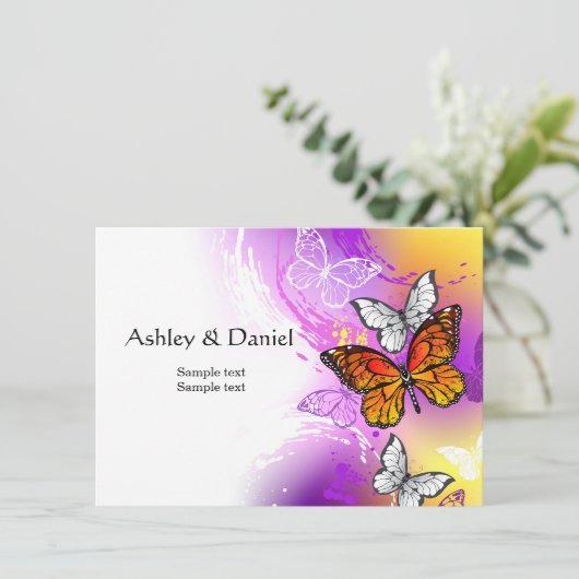 Monovlinder vlinders op paarse achtergrond kaart (Staand voorkant)
