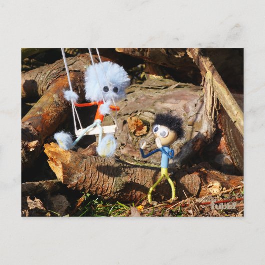 Monster Fubby op schommel. Briefkaart (Voorkant)