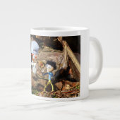 Monster Fubby op schommel. Grote Koffiekop (Voorkant rechts)