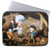 Monster Fubby op schommel. Laptop Sleeve (Voorkant)