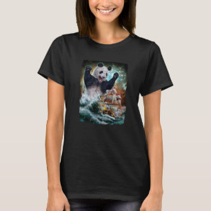 Monster Giant Panda als Kraken een oorlogsschip aa T-shirt