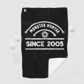 Monster Hunter Zegel Verweerde Typografie Golfhanddoek (Insitu)
