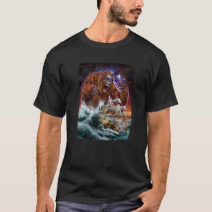 Monster orang-oetan als Kraken een oorlogsschip bi T-shirt