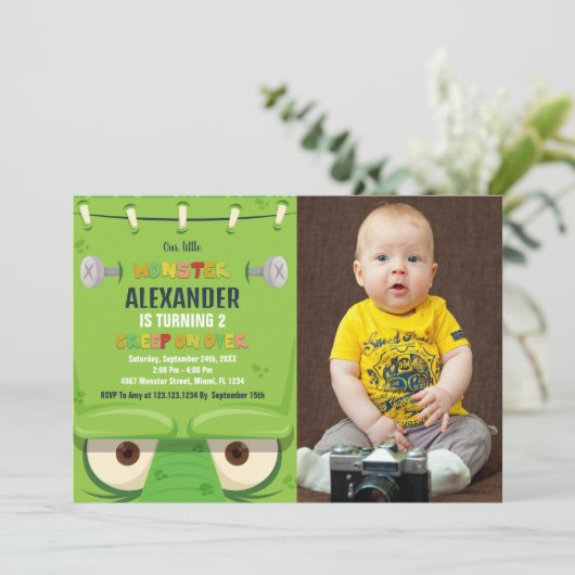 Monster Verjaardag Uitnodigingen, Groene Monster f Kaart (Staand voorkant)