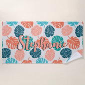 Monstera Blad Kleurig Navy en Koraal Schrift Naam Strandlaken (Voorkant)