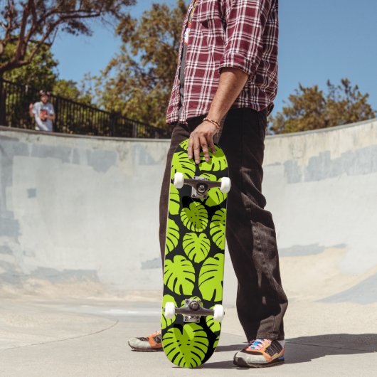 Monstera-bladeren in Lime Green en zwart Persoonlijk Skateboard (Buiten 2)