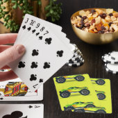 Monstervrachtwagen op kalkgroen pokerkaarten (Insitu)
