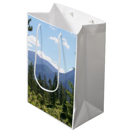 Montana Forest and Mountains Scenic View Medium Cadeauzakje (Voorkant Gekanteld)