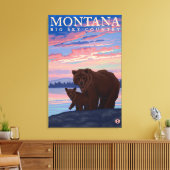 MontanaMomma Beer en Cub Vintage Travel Canvas Afdruk (Insitu (Woonkamer))