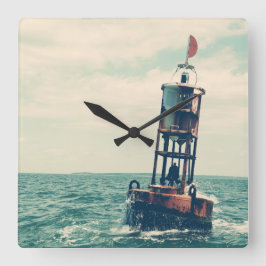 Montauk Salvage Co. Buoy Wall Clock Vierkante Klok