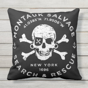 Montauk Salvage Company Pillow Buitenkussen