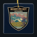 Monte Fitz Roy Patagonia Reizen Kunst Vintage Keramisch Ornament<br><div class="desc">Monte Fitz Roy in een vectorkunststijl. Monte Fitz Roy is een berg in Patagonië,  gelegen op de grens tussen Argentinië en Chili.</div>