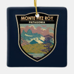 Monte Fitz Roy Patagonia Reizen Kunst Vintage Keramisch Ornament<br><div class="desc">Monte Fitz Roy in een vectorkunststijl. Monte Fitz Roy is een berg in Patagonië,  gelegen op de grens tussen Argentinië en Chili.</div>