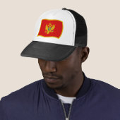 Montenegro Vlag Hoed Trucker Pet (In situ)