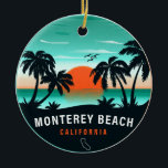 Monterey Beach California Retro Sunset Souvenirs Keramisch Ornament<br><div class="desc">Monterey California. Dit retro ontwerp maakt een geweldig kerstcadeau of kerstcadeau voor fans van St Monterey Beach. Het retro zomervibes ontwerp is een perfect cadeau voor reisliefhebbers en liefhebbers van tropische bestemmingen.</div>
