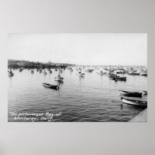 Monterey, CA - Bay met honderden houten boten Poster (Voorkant)