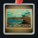 Monterey California Ornament Vintage Travel<br><div class="desc">Een cool  Monterey-ornament met een kustgebied met de Pacifische oceaan en de schilderachtig rotskust van Californië.</div>