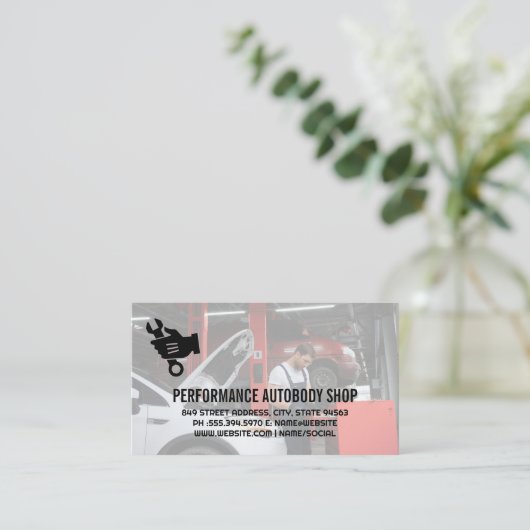 Monteur aan het werk in de auto | Automatische rep Visitekaartje (Staand voorkant)