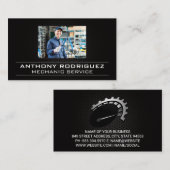 Monteur werkt aan auto visitekaartje (Voorkant / Achterkant)