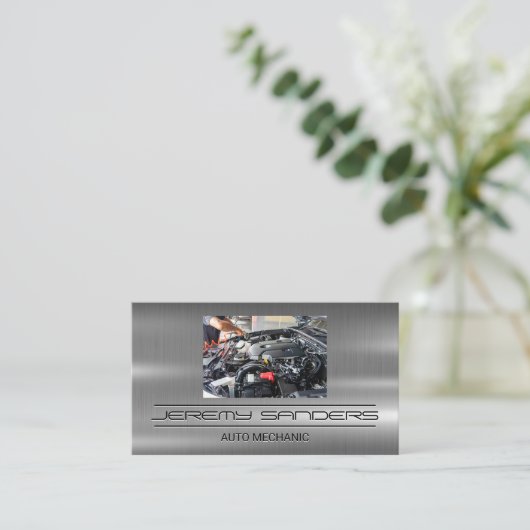 Monteur werkt aan motor | Technicus Visitekaartje (Staand voorkant)