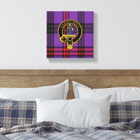 Montgomery Scottish Crest en Tartan Canvas print (Insitu (Slaapkamer))